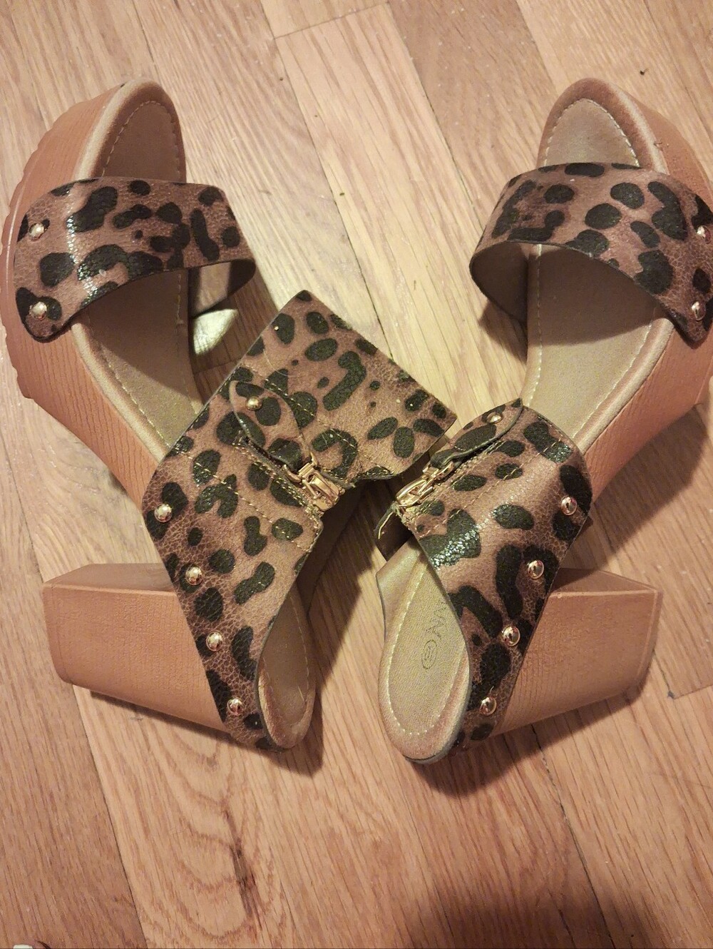 Fancy Never Worn Leopord Print Heels With Zipper On Side